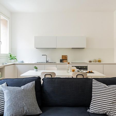 Altido Lovely 1-Bed Flat With Balcony & Free Parking Milan Luaran gambar