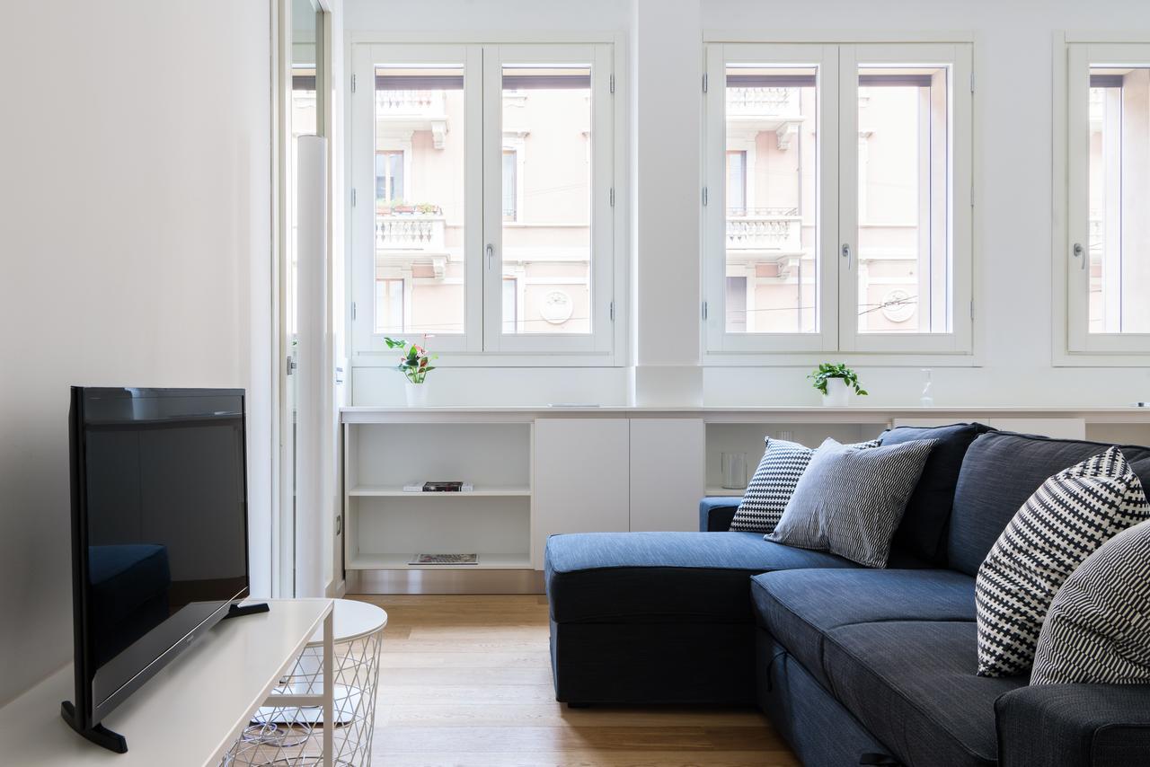 Altido Lovely 1-Bed Flat With Balcony & Free Parking Milan Luaran gambar